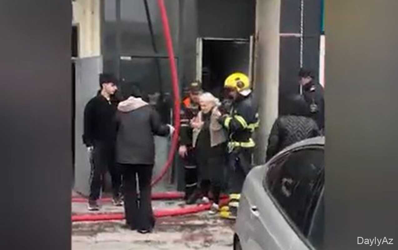 Xətai rayonunda yaşayış binasında yanğın – Video