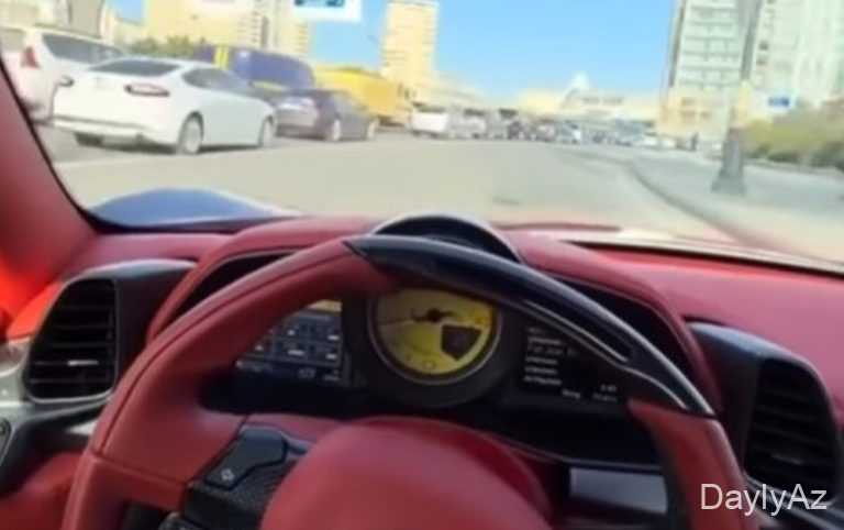 Bakıda “Ferrari” qaydalarını pozan avtomobil