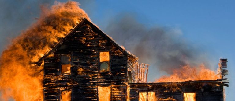 Yuxuda Ev Yanmaq Görmək – Mənası, Təfsiri və Psixoloji İzahı