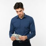 Ən Çox Qazanan Qeyri-Texnoloji Peşələr: Maaşlar və Gələcək Potensialı