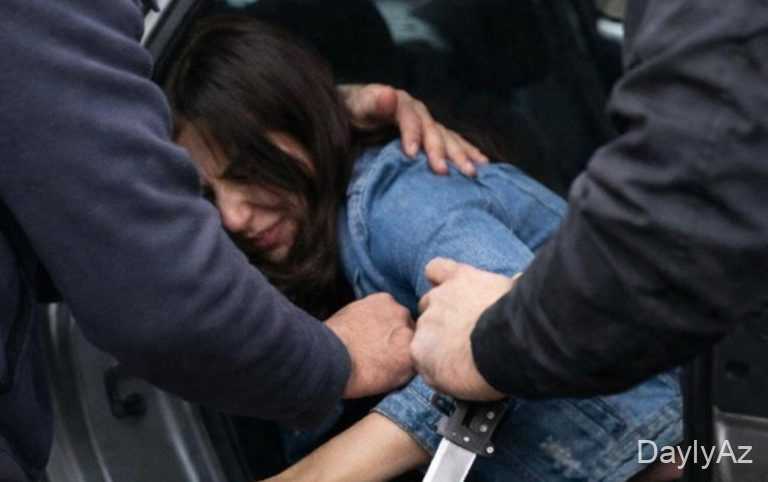 Zorla qaçırıldığı qızı videoya çəkən qocaldı