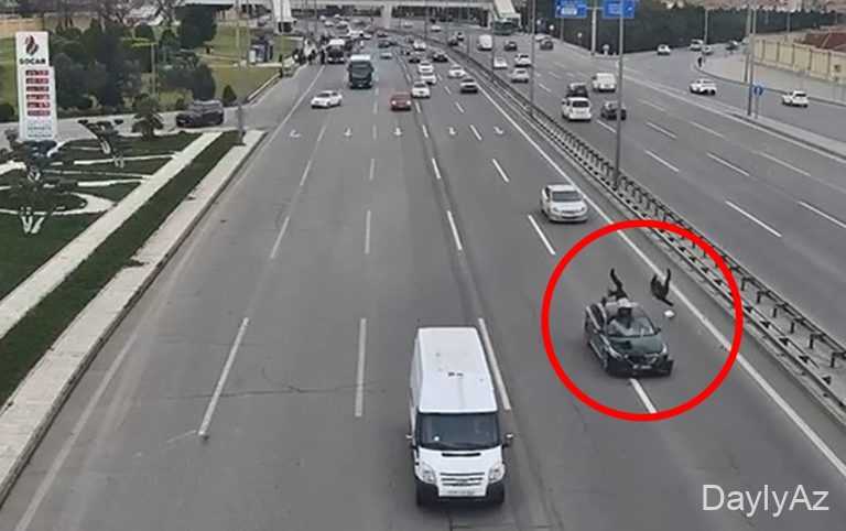 Avtomobil qəzasında 2 piyadanın vurulması