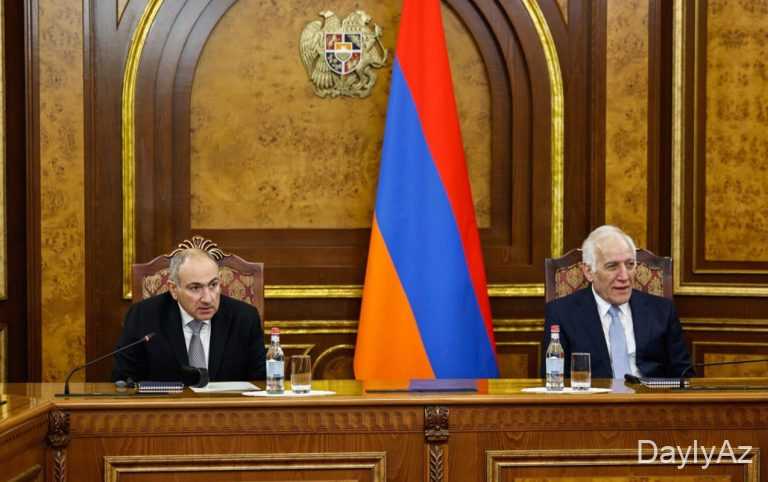 Paşinyan TŞ-nin iclasını keçirdi