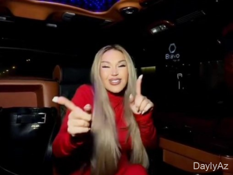 Rəqsanənin lüks avtomobili ilə təkrar görüntülən 20 il əvvəlki populyar mahnısı – VİDEO