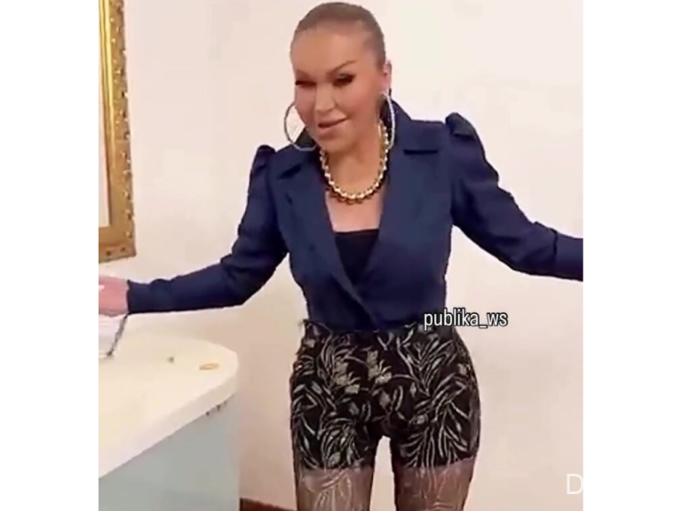 Rəqsanənin yenidən geyimi ilə tənqidi – Video