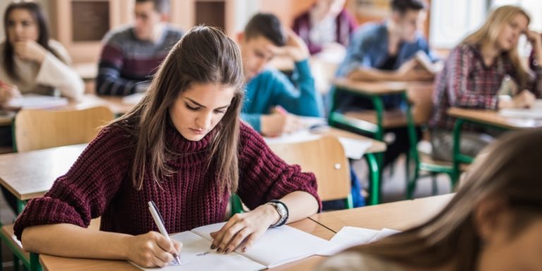 Yuxuda İmtahan Vermək – Yuxunun Mənası, Psixoloji və Ruhani Yozumlar