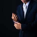 Yuxuda Kostyum Geyinmək Nə Deməkdir? – Ətraflı Yozum və Mənalar